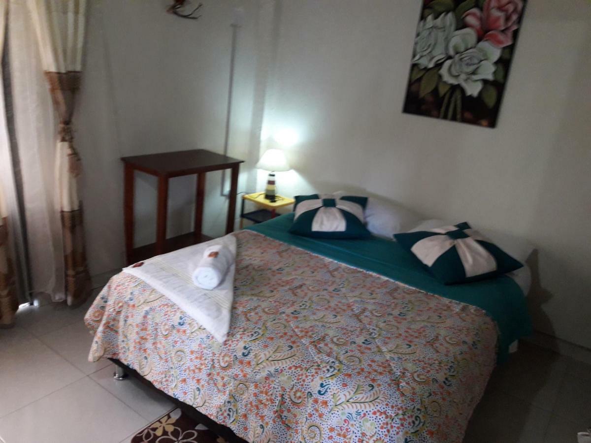 Hotel Vivienda Turistica Yerbabuena à Filandia Extérieur photo